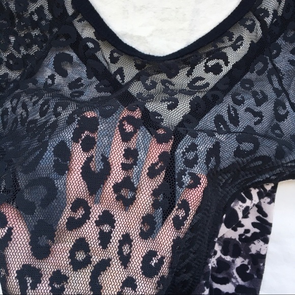 Vintage leopard print lace back cardigan size Medium - Picture 2 of 7